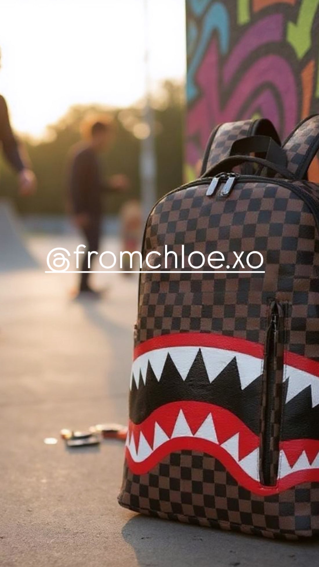 Shark tank (brown)